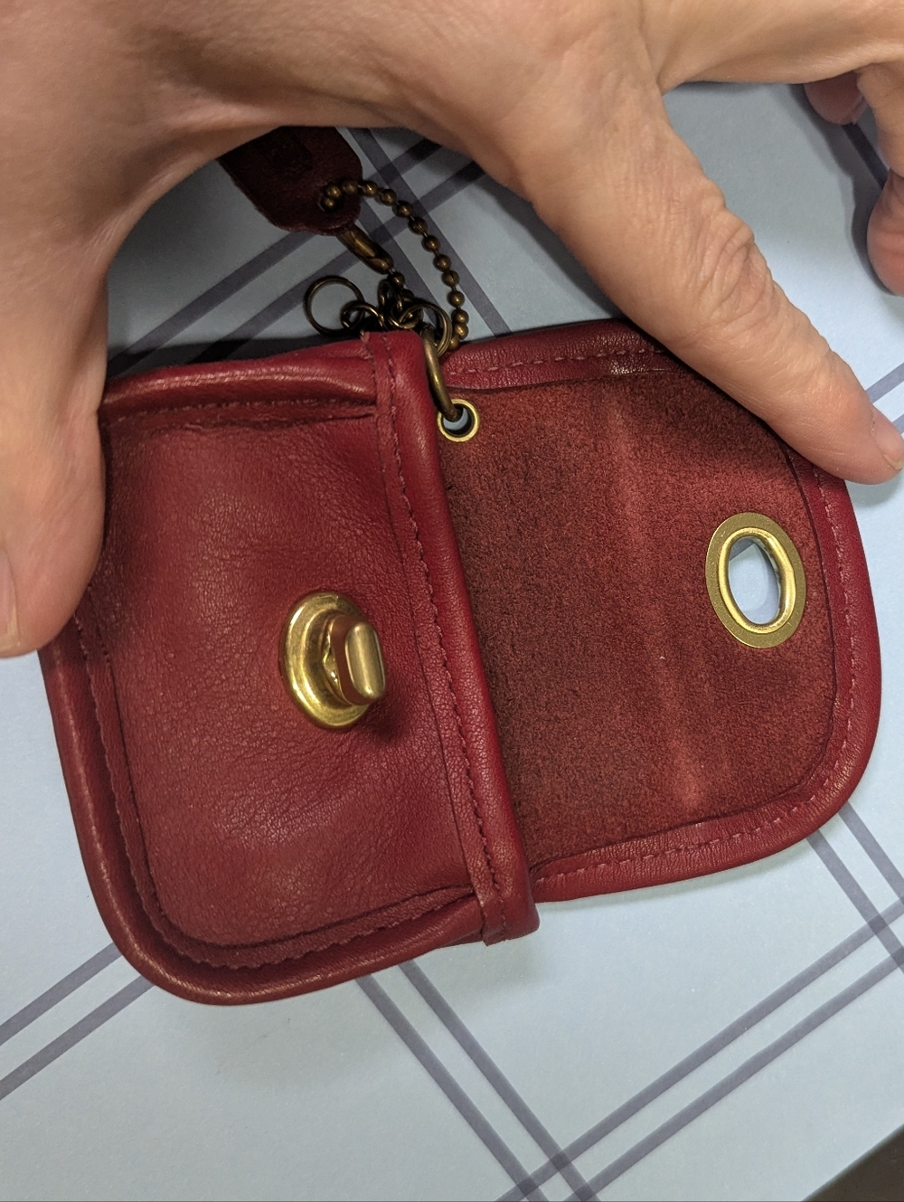 Vintage Coach Red Leather Mini Purse Bag Key Pouch Gold Turnlock City - Picture 4 of 7